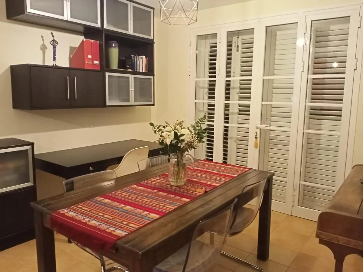 別荘 Cheerful 3 Bedroom Town House With GarageTegueste スペイン