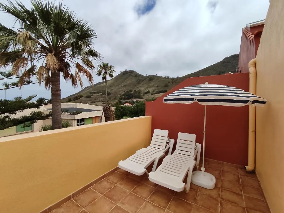 Cheerful 3 Bedroom Town House With GarageTegueste